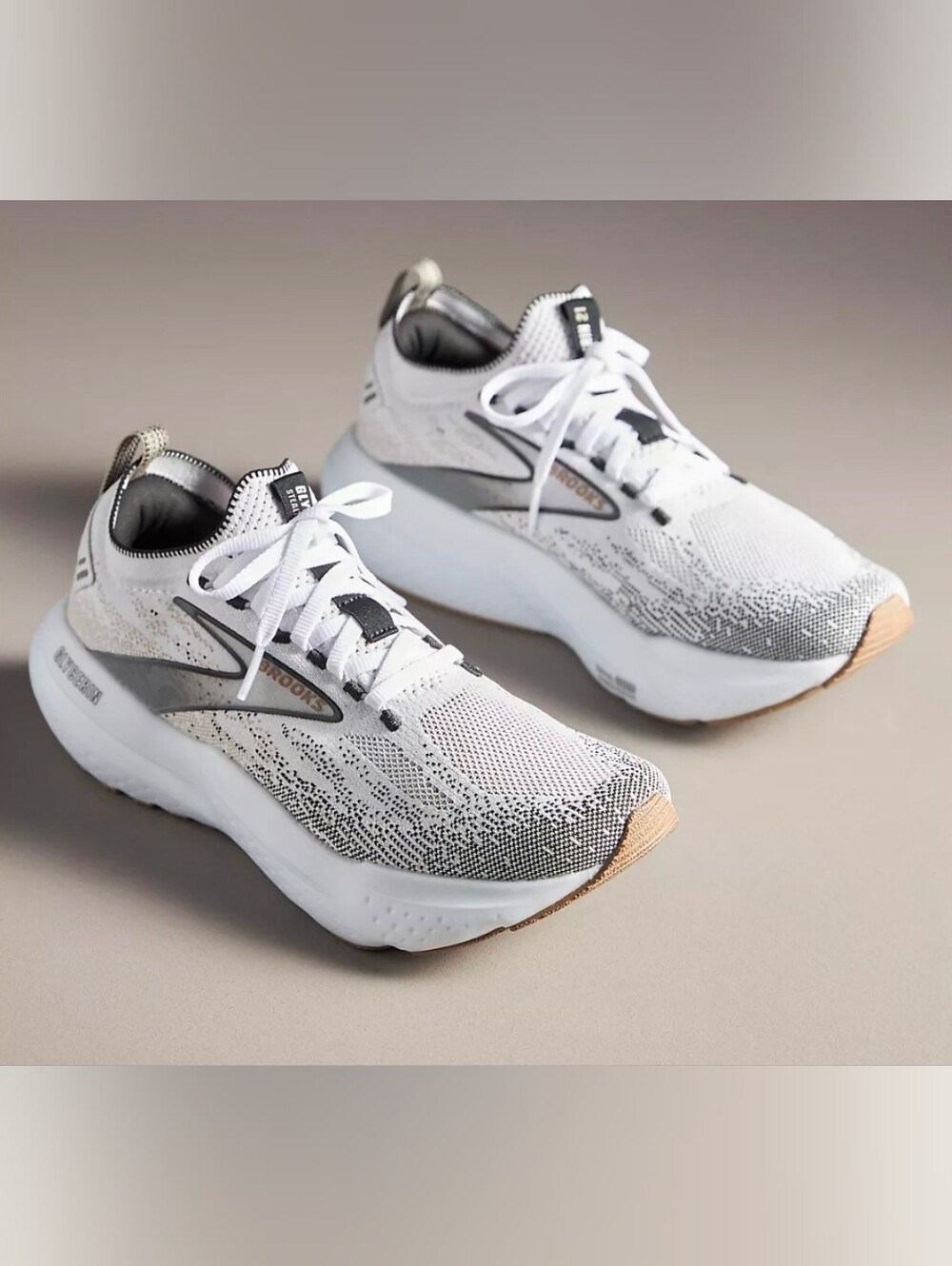 Brooks Glycerin StealthFit 21 Women's Grey And White Size 8.5B